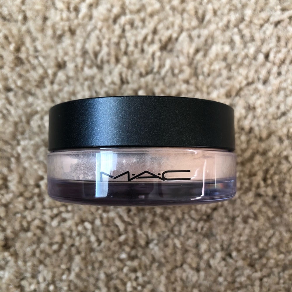 MAC Studio Fix Perfecting Powder Light Plus
